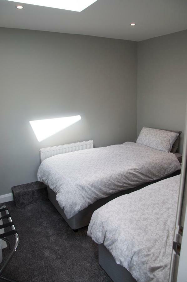 The Square Guest Apartment Stewartstown Esterno foto